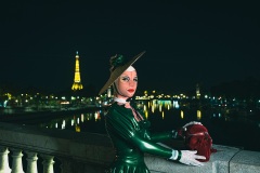 Rack Framboise / photo: Dom Secher / latex designer: Mademoiselle Ilo / Concorde Doll / 32